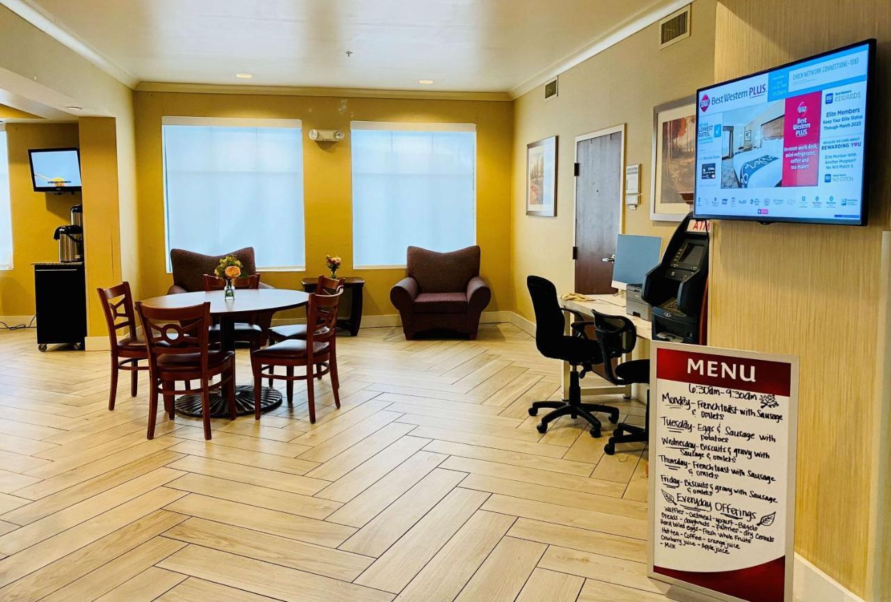 Best Western Plus Hannaford Inn & Suites Kenwood Exteriér fotografie