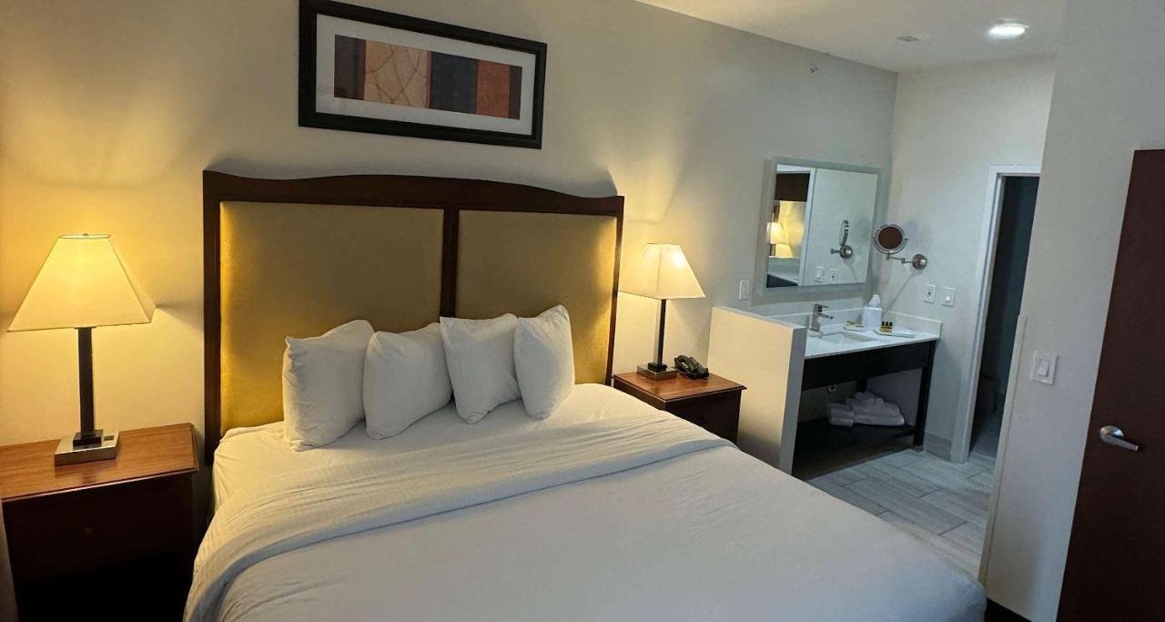 Best Western Plus Hannaford Inn & Suites Kenwood Exteriér fotografie