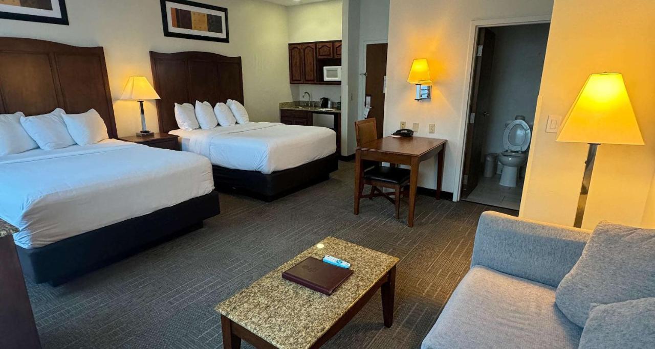 Best Western Plus Hannaford Inn & Suites Kenwood Exteriér fotografie